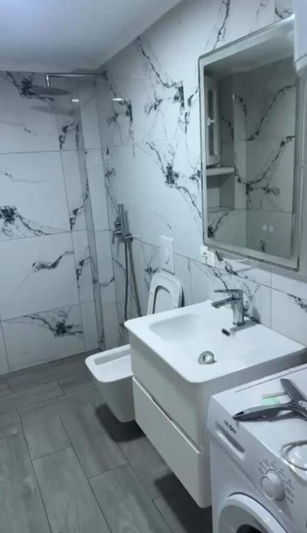 Affittasi 2+1 Harry Fultz