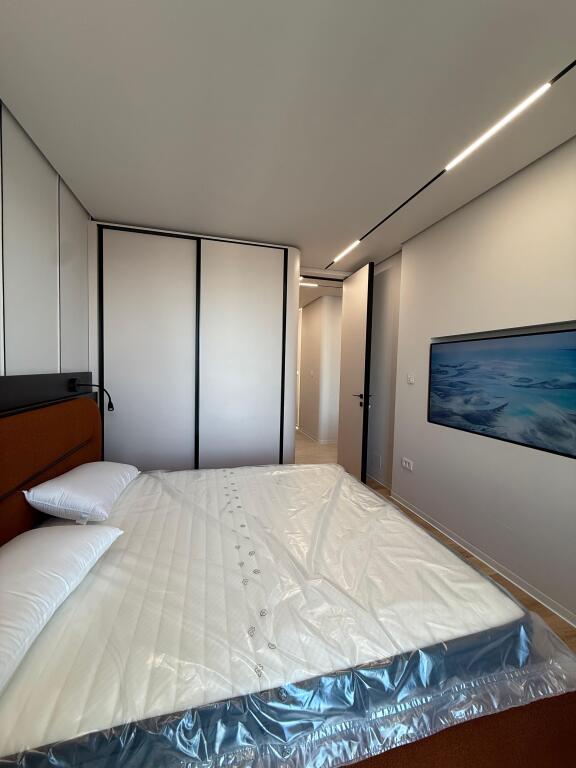 🏠Jepet me qira Apartament 1+1 📍Golden Tower Residence, Mine Peza ✨I investuar ne detaje, i pabanuar me pare 💶 Çmimi: 1200€