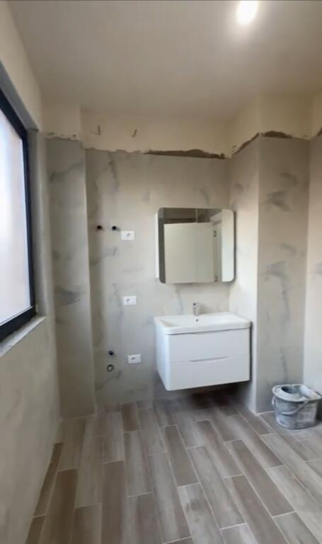 Shitet apartament 2+1+ 1 post parkim  Rruga Siri  Kodra