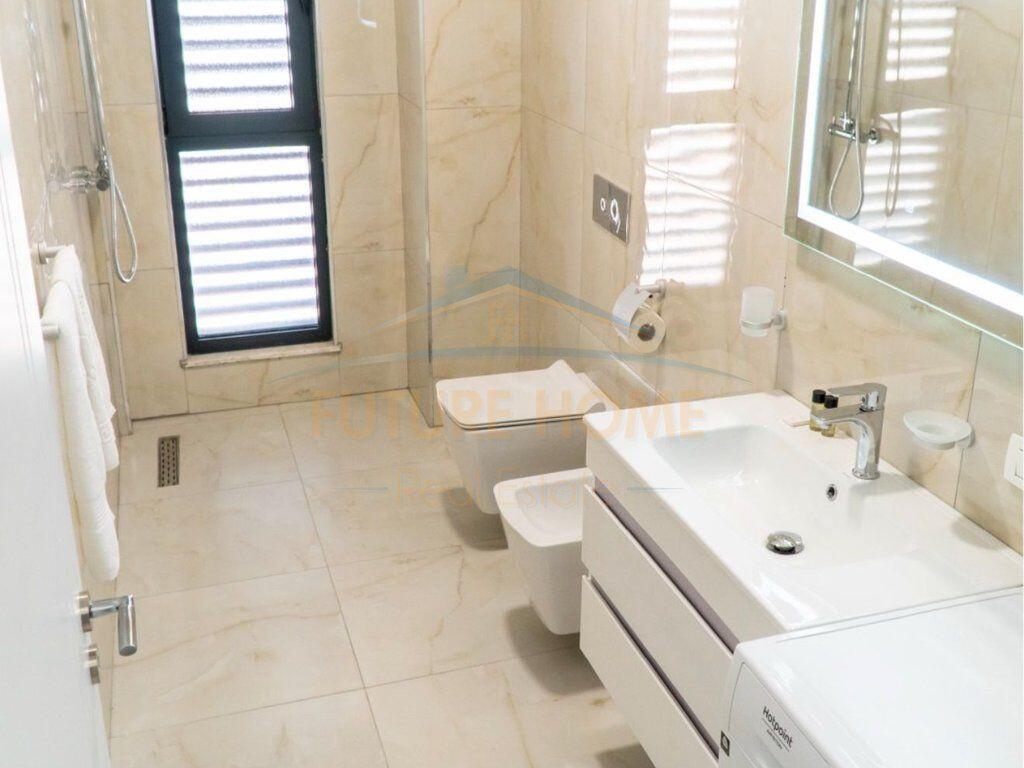 Qera, Apartament 2+1+2+2 Poste Parkimi, Qender