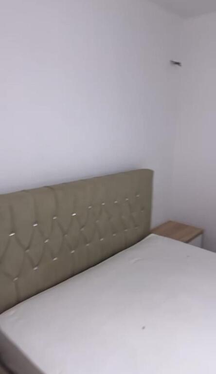 Affittasi 2+1 Harry Fultz