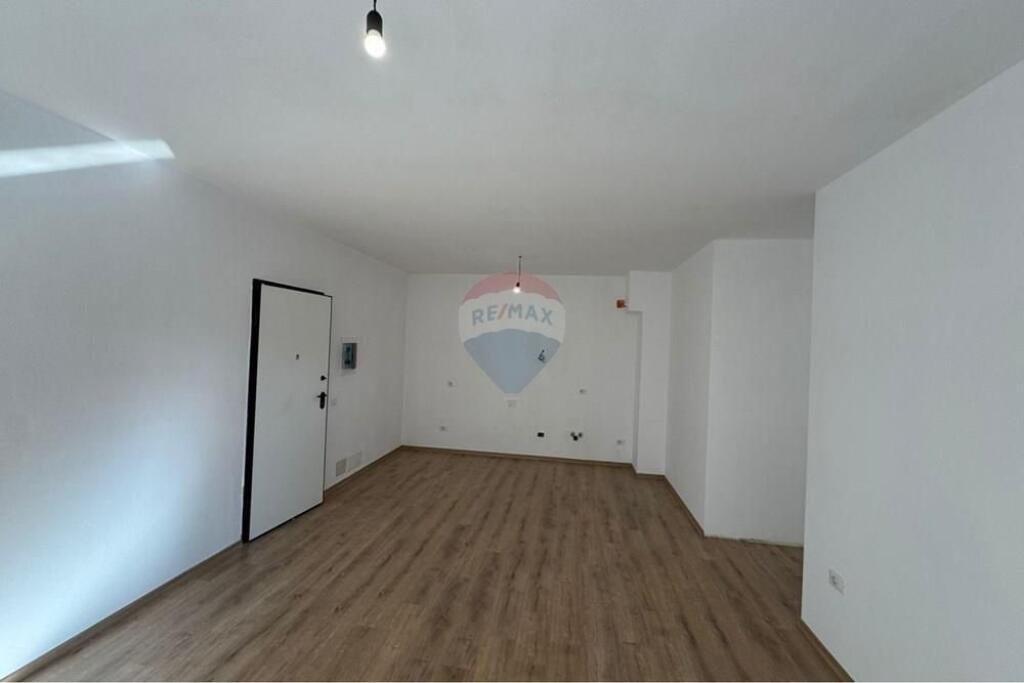 Apartment - For Sale - Elbasan Street, Tirana(ID: 530261060-1970)