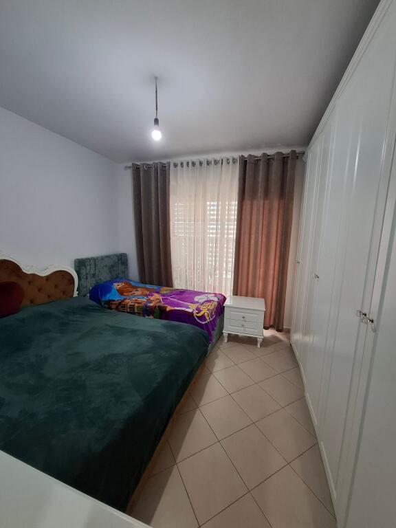 Apartament 1+1 i Mobiluar – Përballë Shkollës "Ibrahim Rugova", Kamëz
