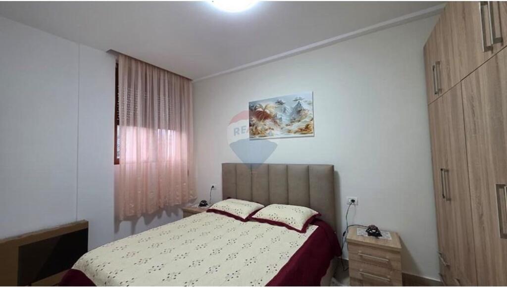 🏠 Apartament 2+1 me Qira – Rruga Dervish Hekali, Vlorë