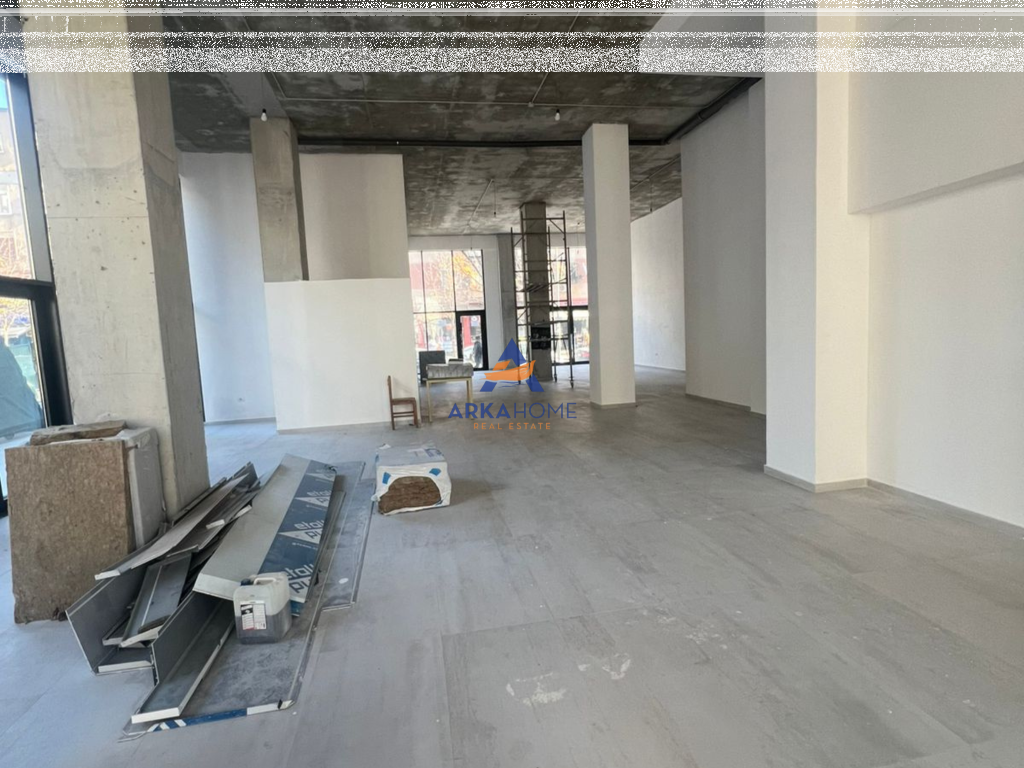 JEPET ME QERA ABJENT BIZNESI 200 M2 "RRUGA BARRIKADA" 4500 EURO