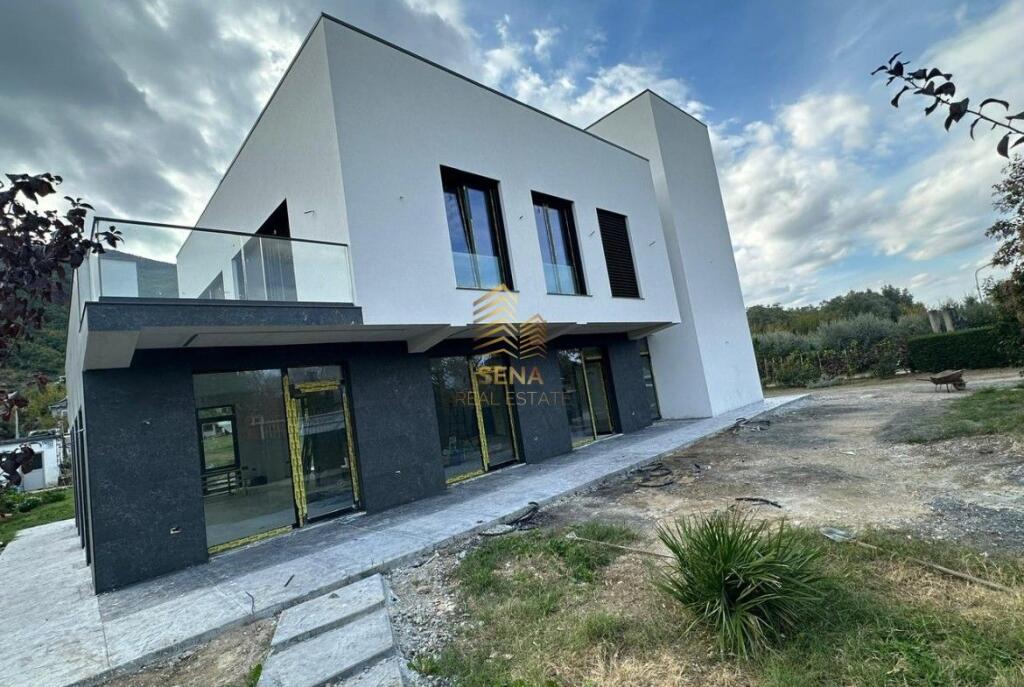 Affitto, Unità di servizio + Terreno, Bërzhitë – vicino a PalmaNova Resort