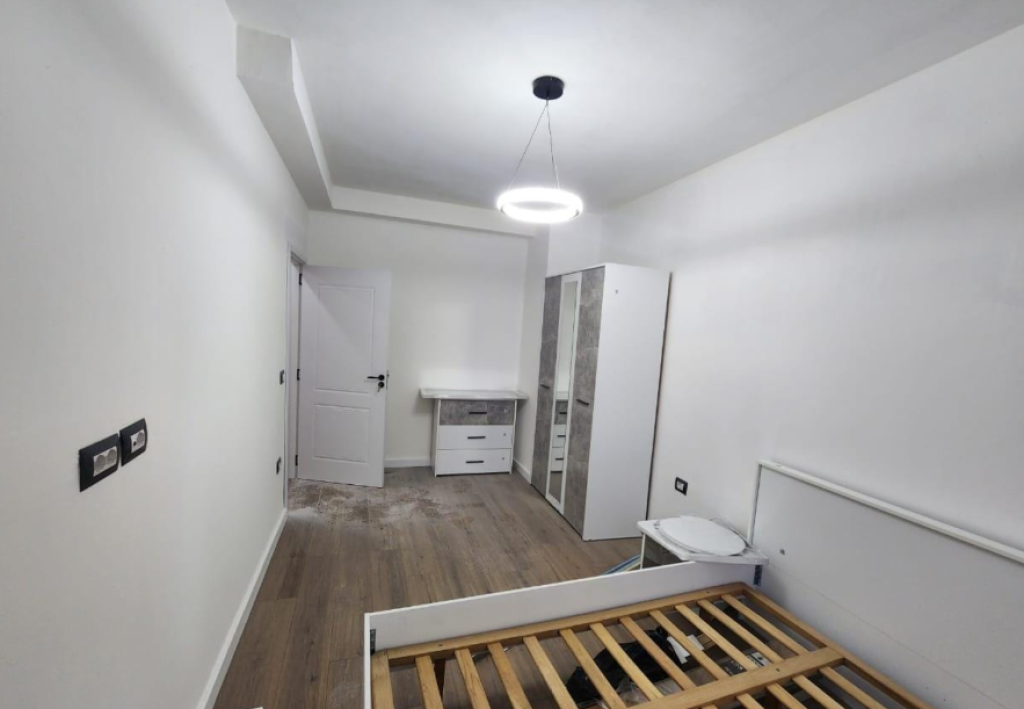 🏡 Apartment 1+1 with Veranda – Paris Commune, near the Roundabout