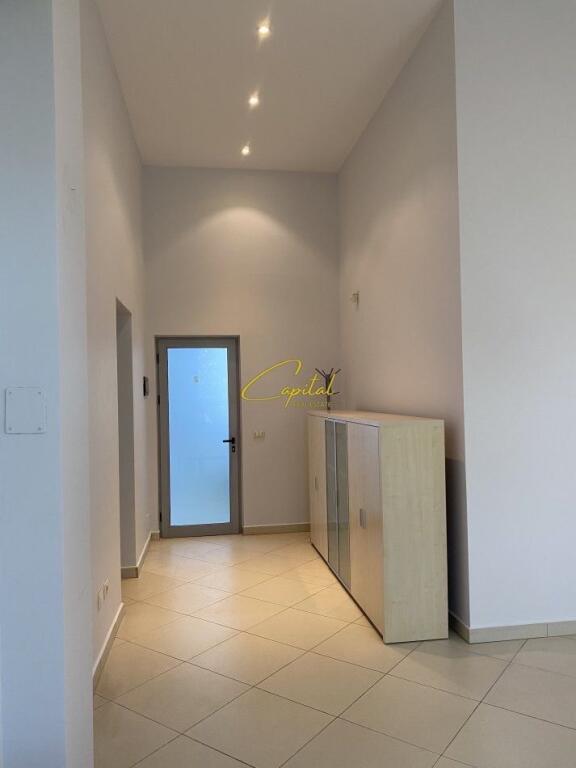 ZYRE ME QIRA 40 M2 RRUGA E DIBRES 500 EURO