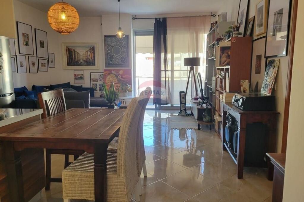 Apartament 1+1 per shitje te Komuna e Parisit