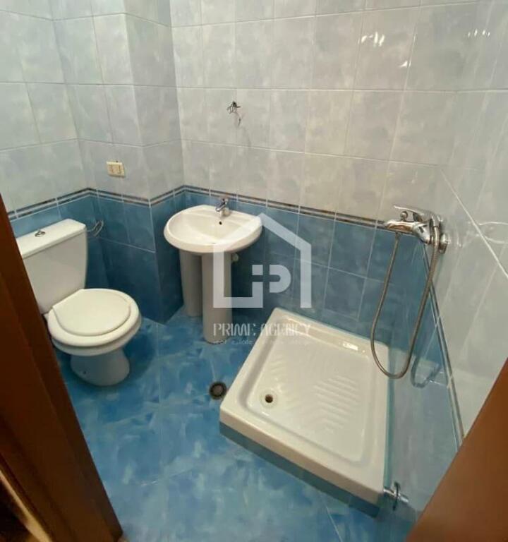 FOR RENT: Business premises / Kavaja Street / near the ORTHODOX CHURCH