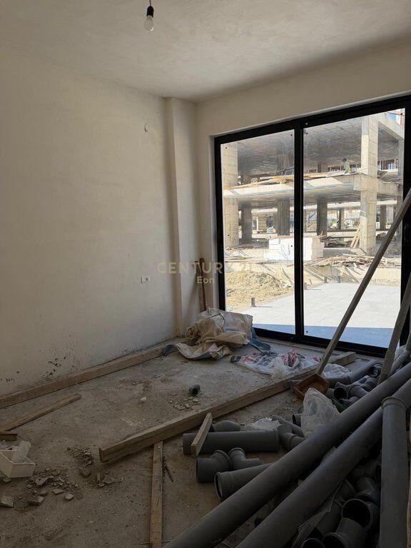 SHITET APARTAMENT 1+1 ME VERANDE NE MALIN E ROBIT