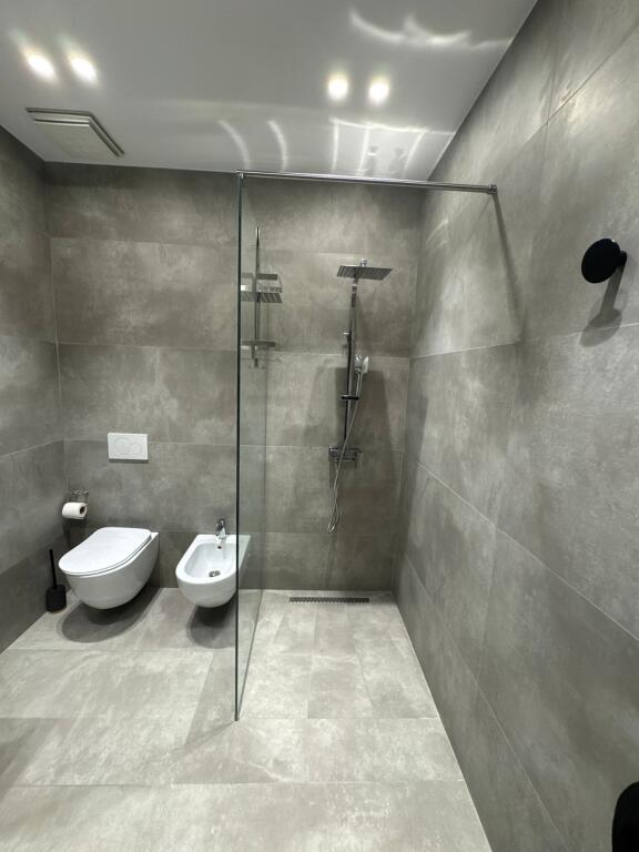 APARTAMENT LUKSOZ 2+1 ME QERA TEK ETC