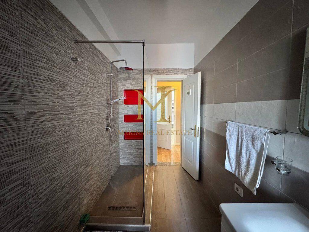 Jepet me qera apartament 2+1 Durres, Vollga me pamja nga deti