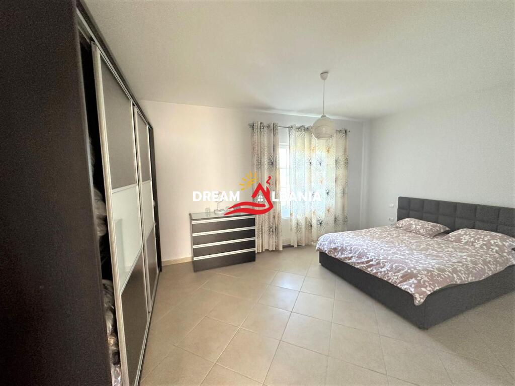 Jepet me qera vile 3 kateshe ne zonen e Farkes prane diges se liqenit (ID 4251255)
