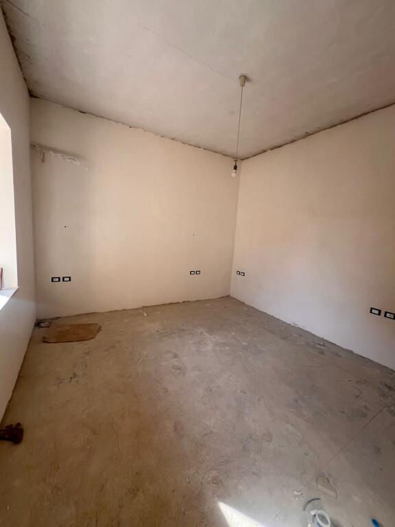 Jepet me Qera Shtepi Private te Rruga e Kavajes