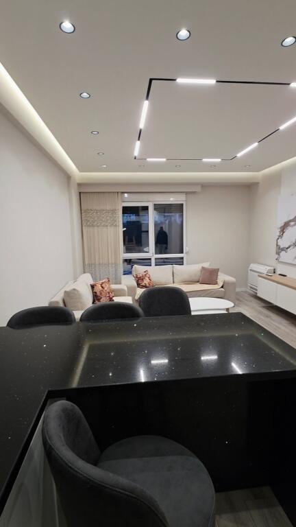 Super 1+1 me Qera ne Astir