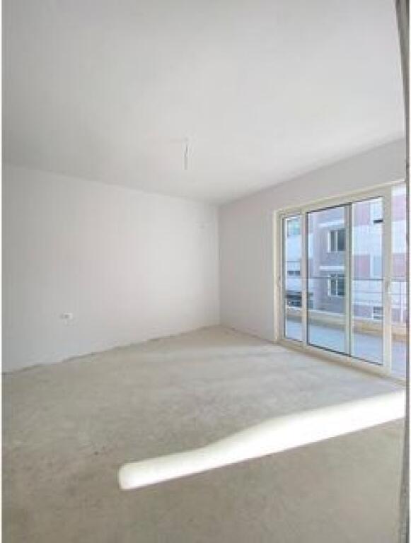 SHITET, APARTAMENT 1+1, FRESKU, TIRANE(530581001-71)