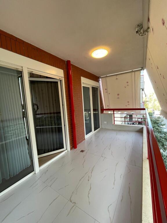 🏘️ Jepet me qira apartament 2+1+2 + post parkimi 📍 Kompleksi Kolombo Çmimi: 1.300 €