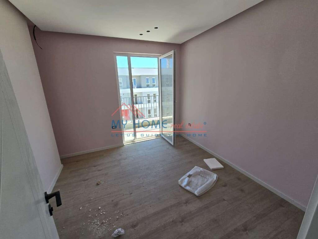 Apartament 2+1+Post Parkimi ne shitje Kompleksi Univers City Tirane