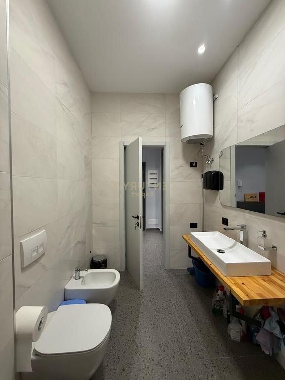 Shitet apartament 3+1 Astir 270,000 €