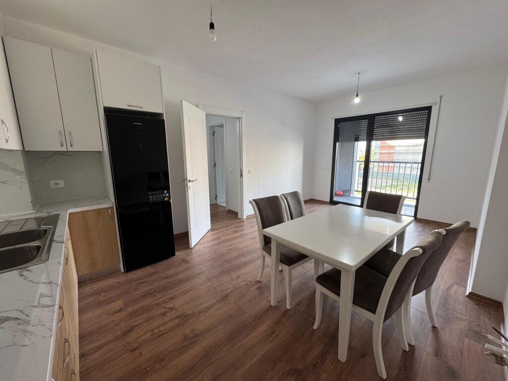Shitet Apartament 2+1+2 Bulevardi i ri