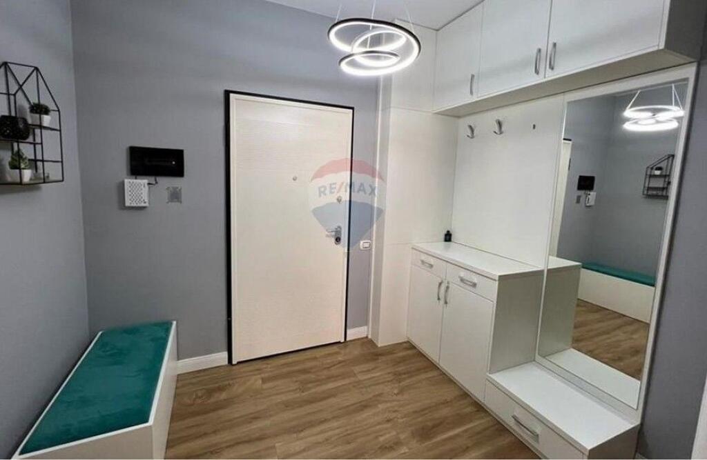 Apartament - Për Shitje 2+1 me Verande ne Fresk