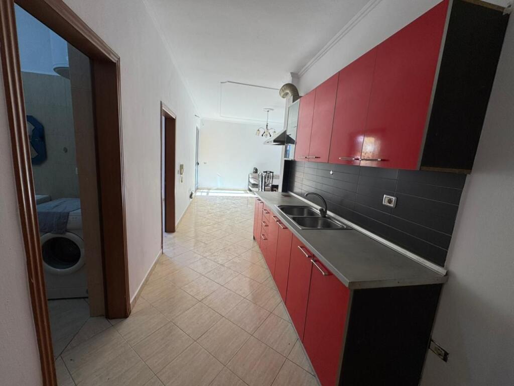 Shitet apartament 1+1 ne Yzberisht prane Nela 6