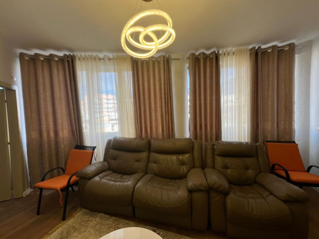 Apartament 1+1 ne shitje ne Fresk, prane shkolles "Klodian Tanushi"