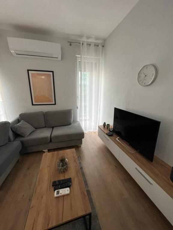 APARTAMENT ME QERA 2+1+2 LAPRAK 750 EURO