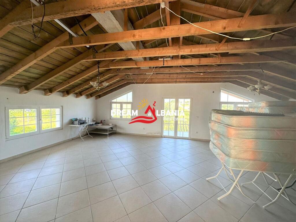 Jepet me qera vile 3 kateshe ne zonen e Farkes prane diges se liqenit (ID 4251255)
