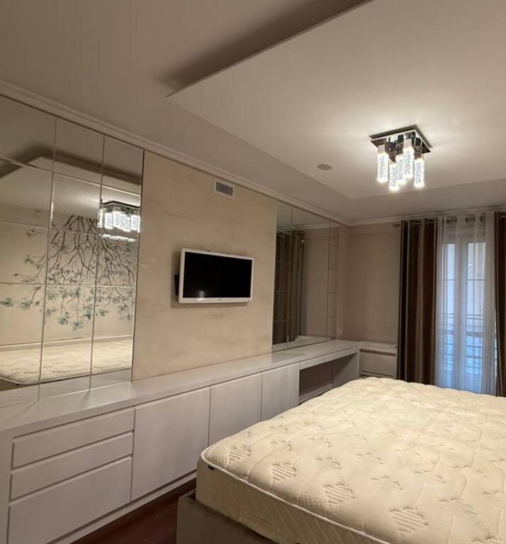 🌟 2+1+2 në Shitje – Banesë me 2 Ballkone në Liqenin e Thatë