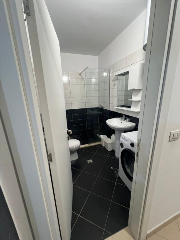 Shitet apartament 2+1+2+ballkon