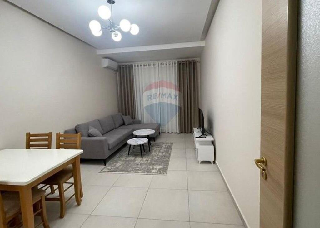 SHITET, APARTAMENT 1+1 i mobiluar, FRESKU