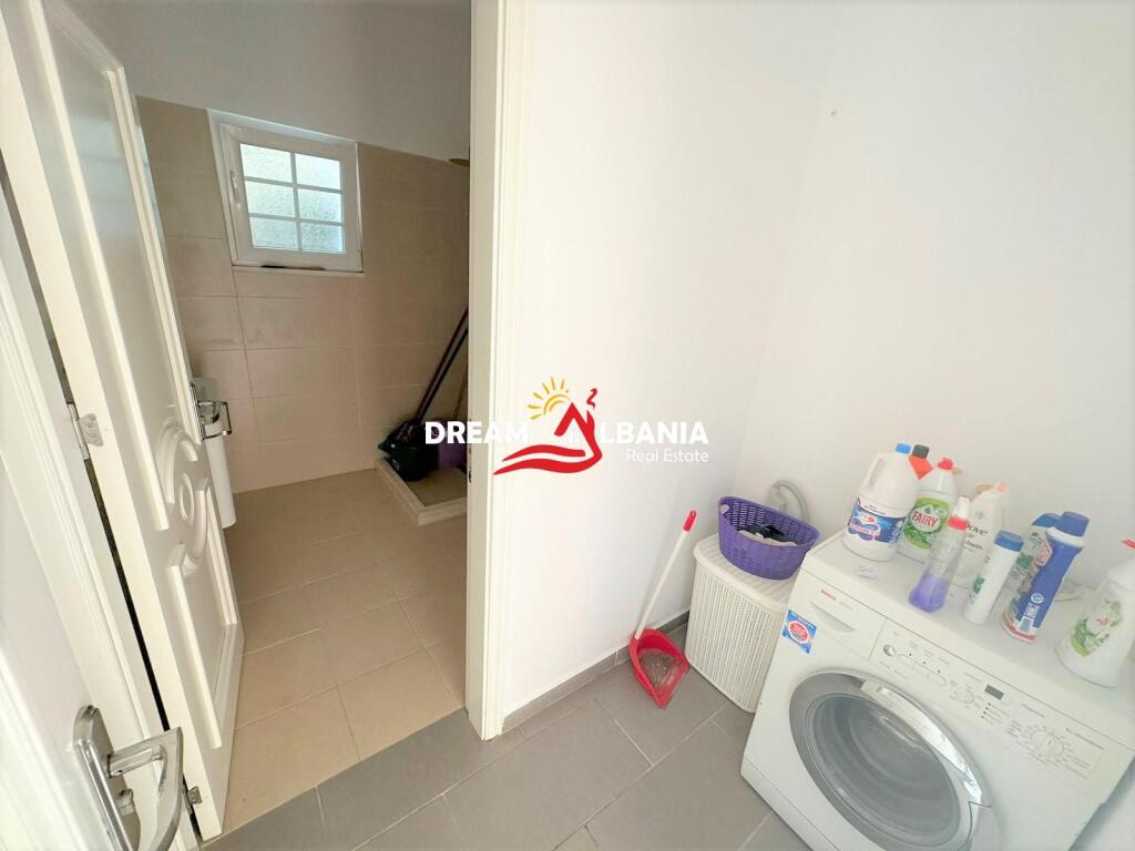 Jepet me qera vile 3 kateshe ne zonen e Farkes prane diges se liqenit (ID 4251255)
