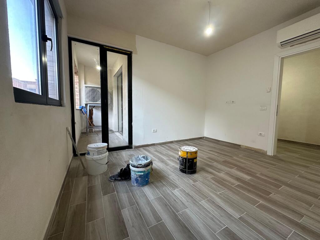 Shitet apartament 2+1+ 1 post parkim  Rruga Siri  Kodra