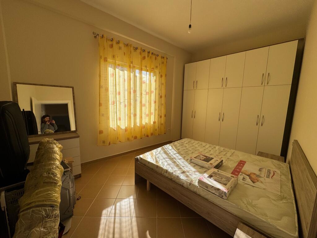 Qera apartament 3+1 ne Fresk 45000 leke tek Furre buke europa