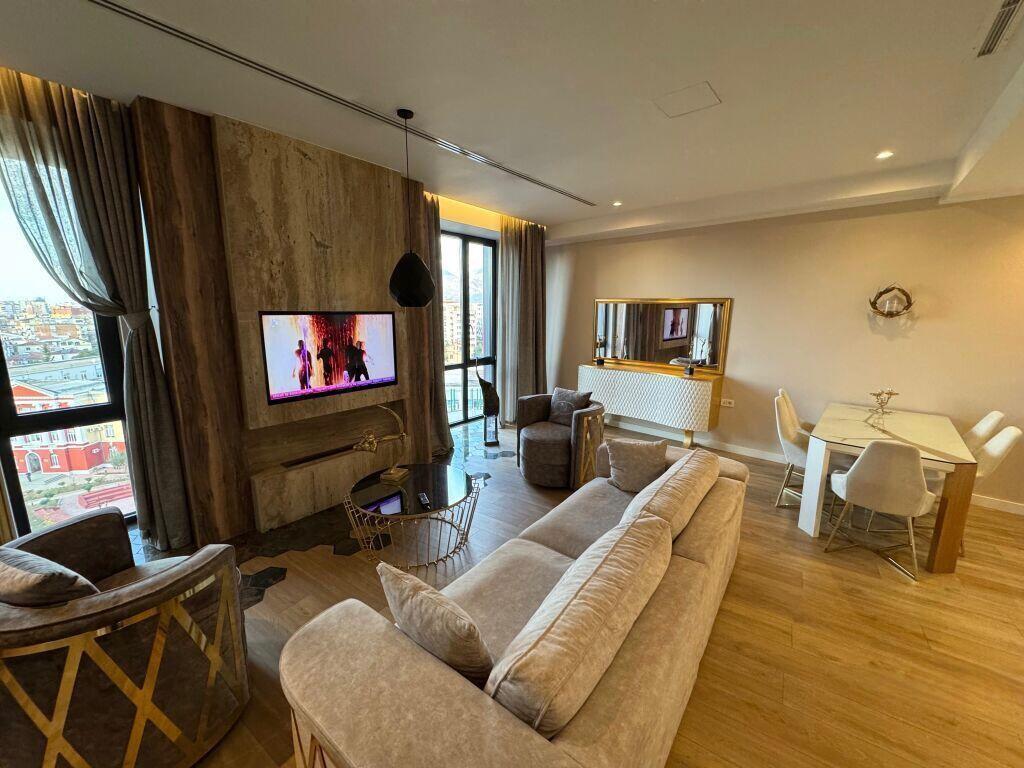 APARTAMENT LUKSOZ ME QIRA 1+1+ PARKIM TE PARK GATE RRUGA ELBASANIT