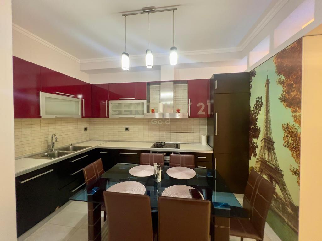 We rent out a 2+1+2 apartment – near the overpass of Kristal Center!