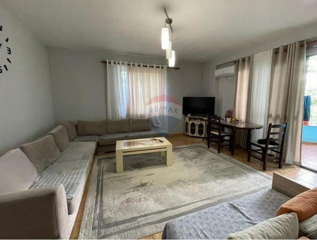 Shitet Apartament 2+1+ballkon ne Fresk (530551001-229)