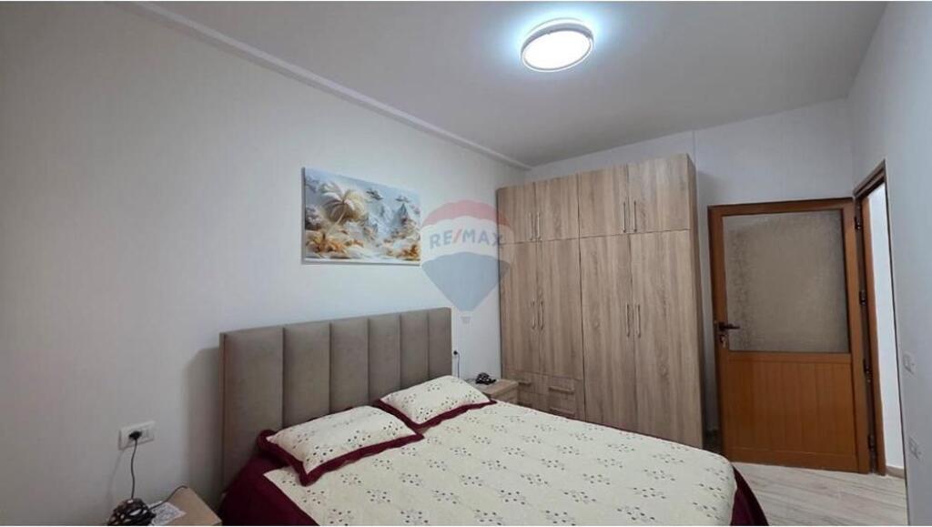 🏠 Apartament 2+1 me Qira – Rruga Dervish Hekali, Vlorë
