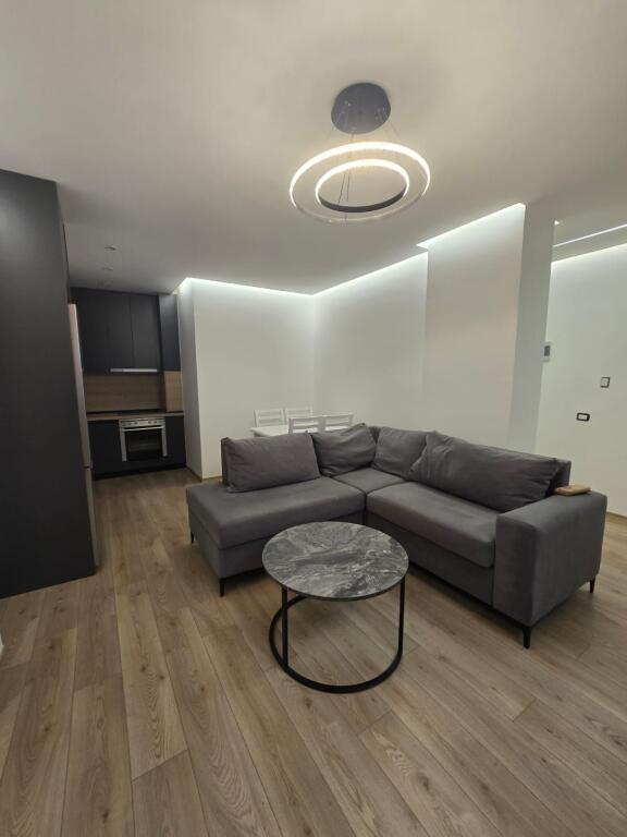 Apartament 2+1 me qira xhamia e Selites