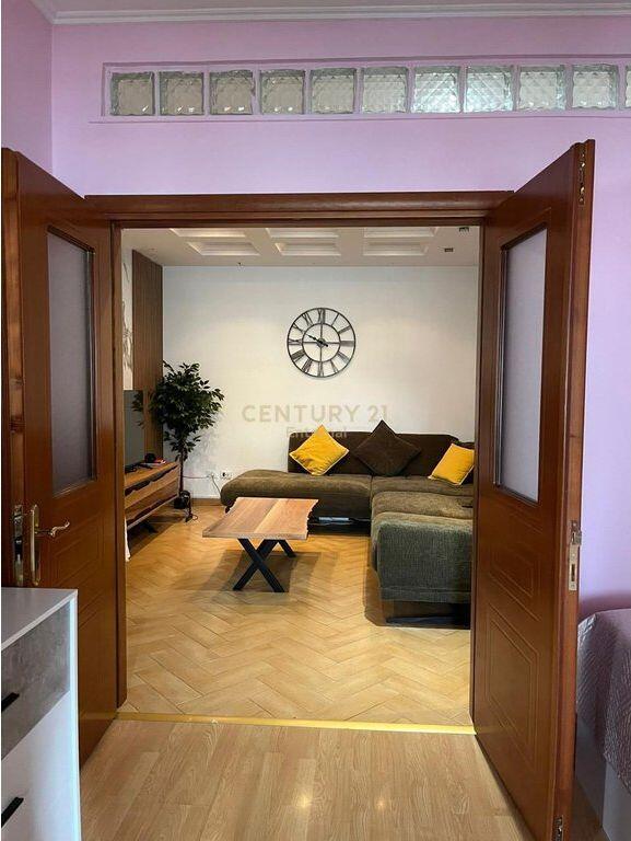 Apartament 2+1 per qera ne Qender