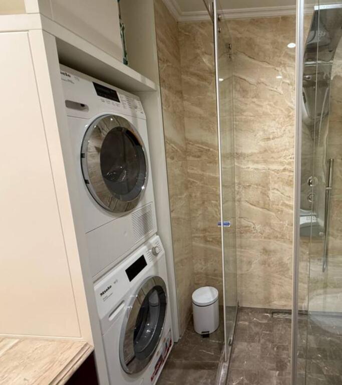 🌟 2+1+2 në Shitje – Banesë me 2 Ballkone në Liqenin e Thatë