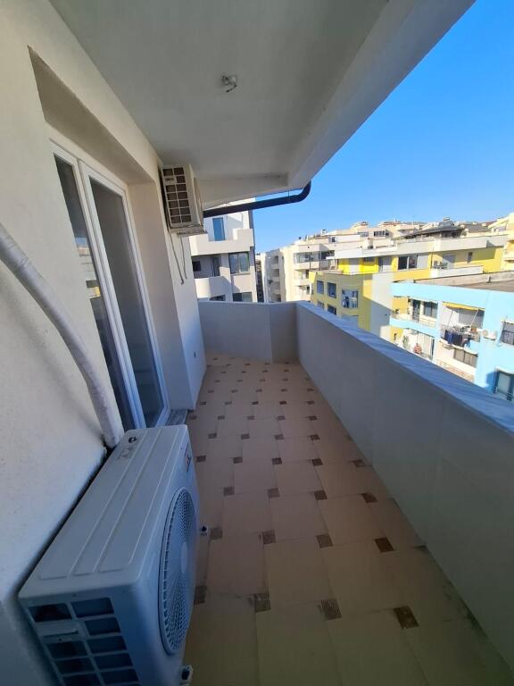 Jepet me Qera Apartament 2+1 Ne Plazh Hekurudha