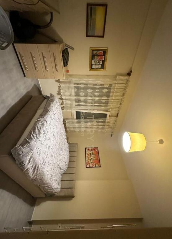 VENDESI APPARTAMENTO 1+1 NEL COMUNE DI PARIS