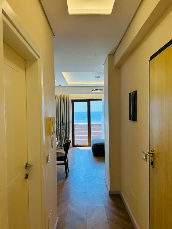 Apartamenti 2+1+2 per Qira