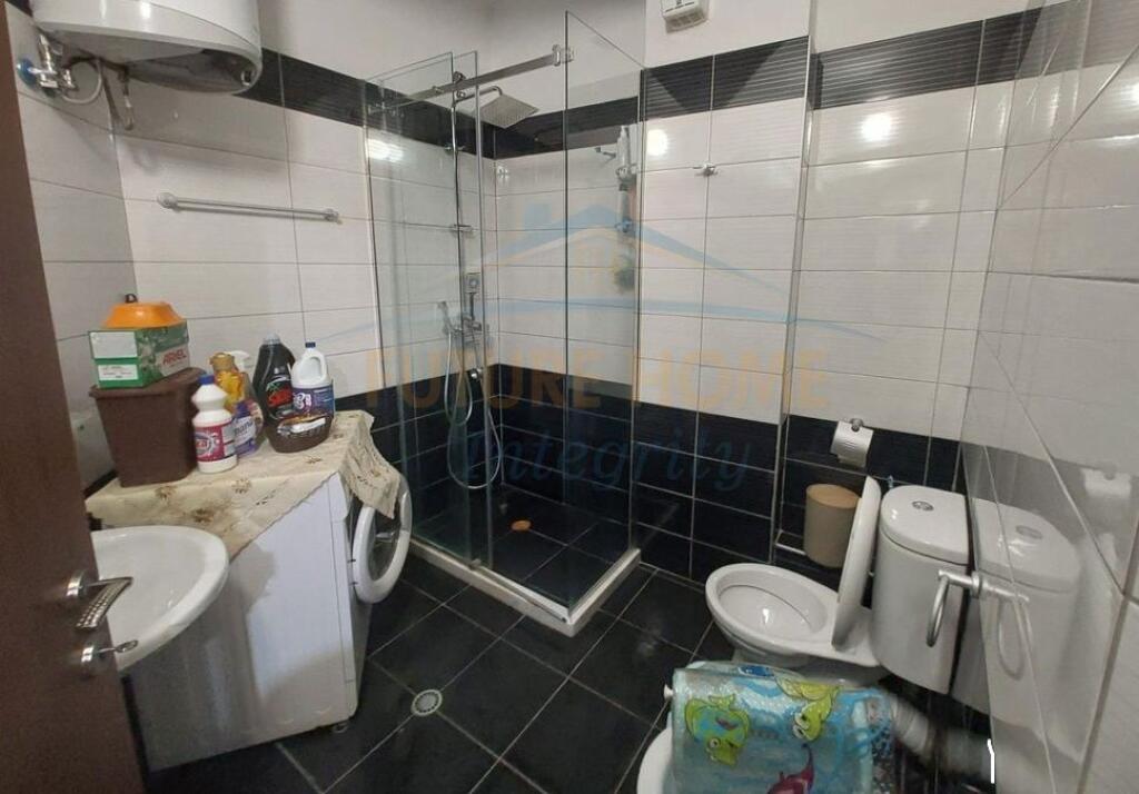 SHITET APARTAMENT 1+1 TEK MATERNITETI I RI