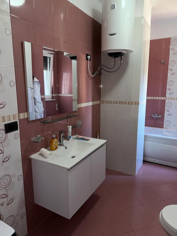 Apartment 3+1+2 for rent in Xhamllik