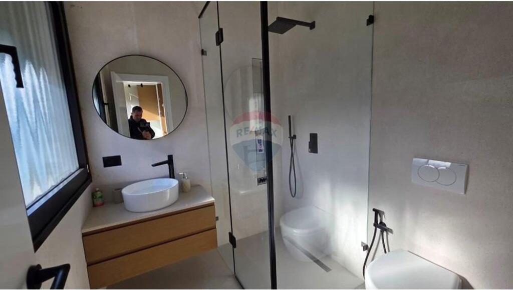 🌊 Garsoniere me Qira – Lungomare, Vlorë | Pamje nga Deti 🌊