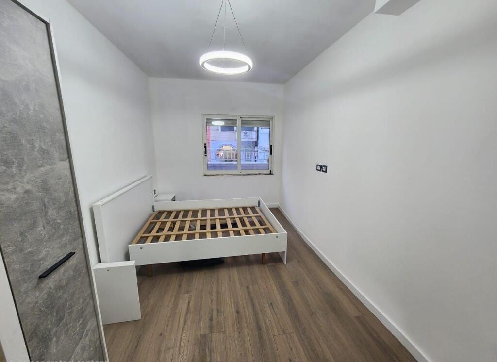 🏡 Apartment 1+1+Veranda for sale at Komuna e Parisit